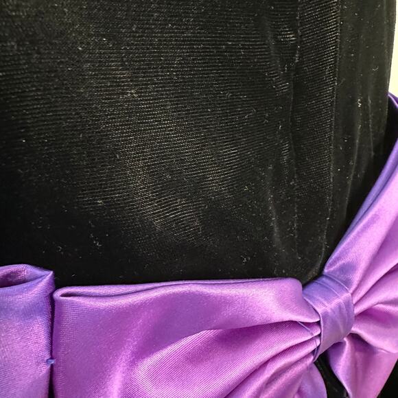 Vintage 1980’s Velvet and Bows Formal Dress with Balloon Hem - Picture 6 of 9